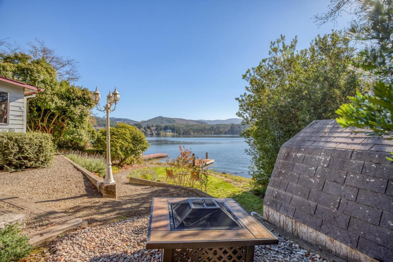 Regatta Park Lake House Lincoln City Exterior photo