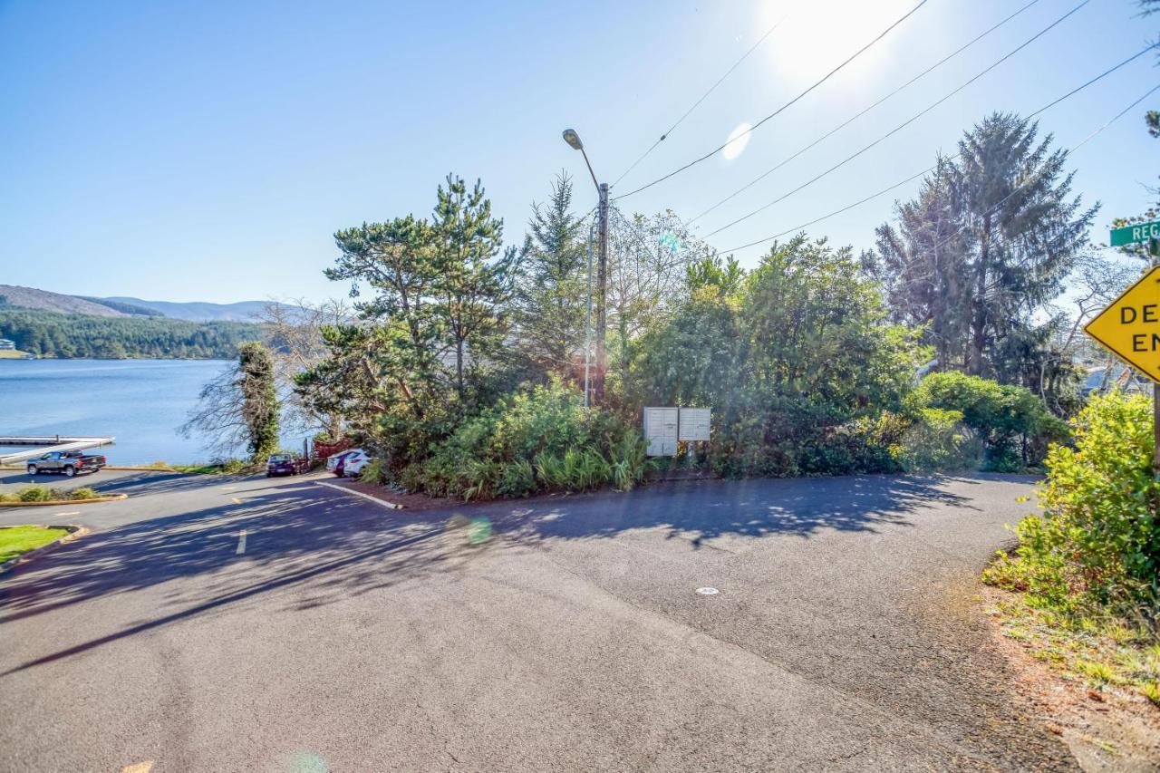 Regatta Park Lake House Lincoln City Exterior photo
