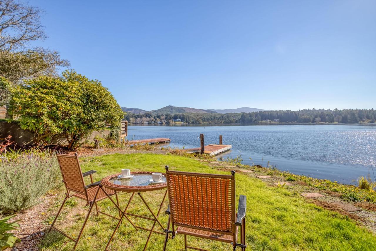 Regatta Park Lake House Lincoln City Exterior photo