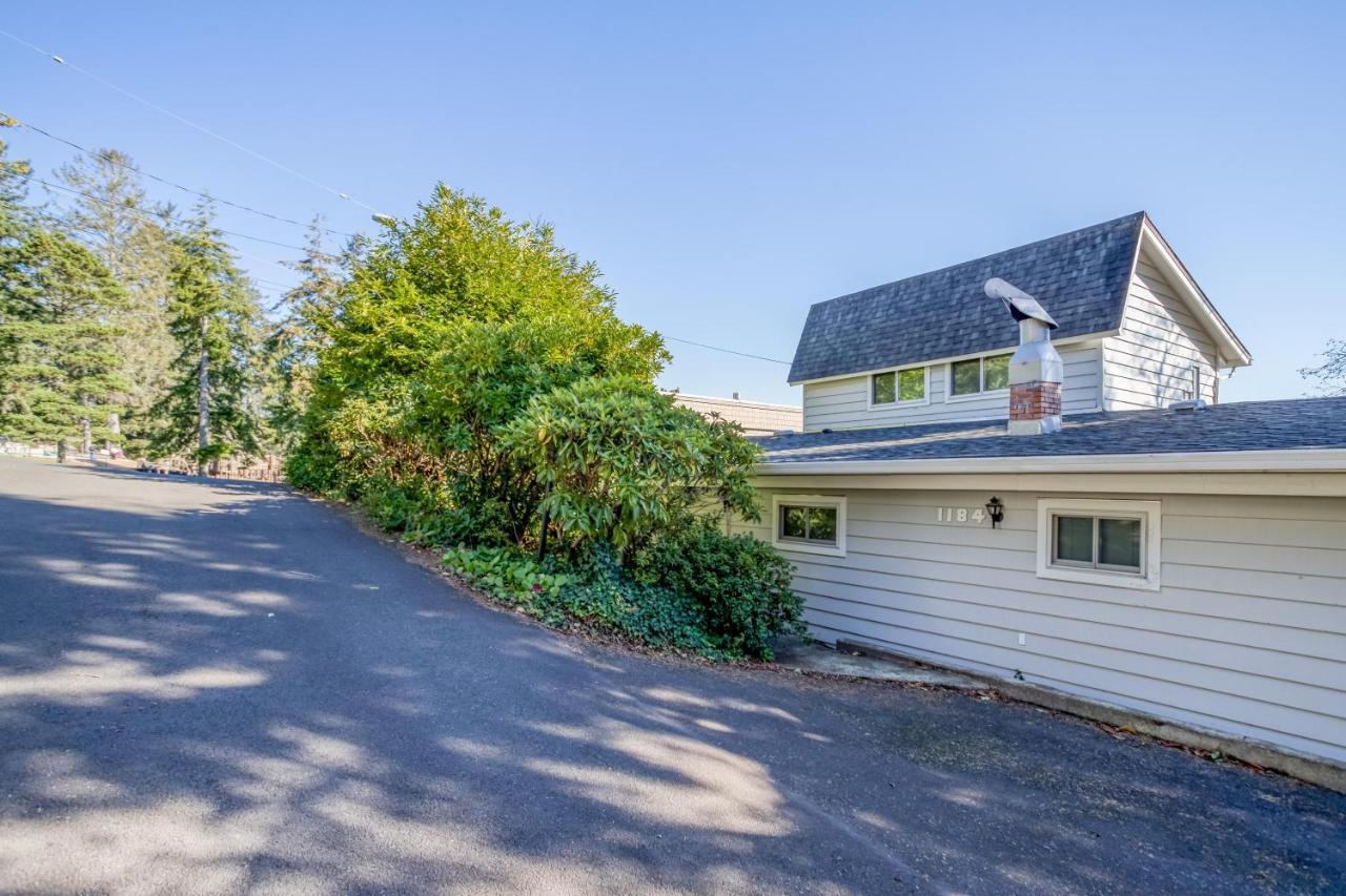Regatta Park Lake House Lincoln City Exterior photo