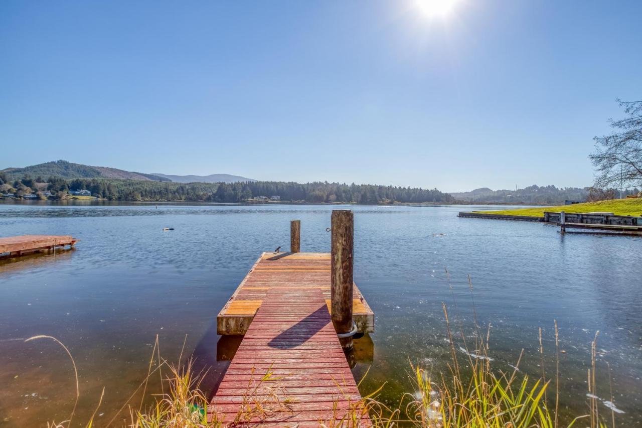 Regatta Park Lake House Lincoln City Exterior photo